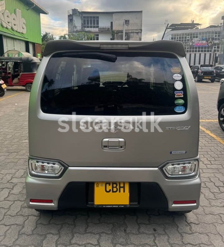 Vehicle Image 6