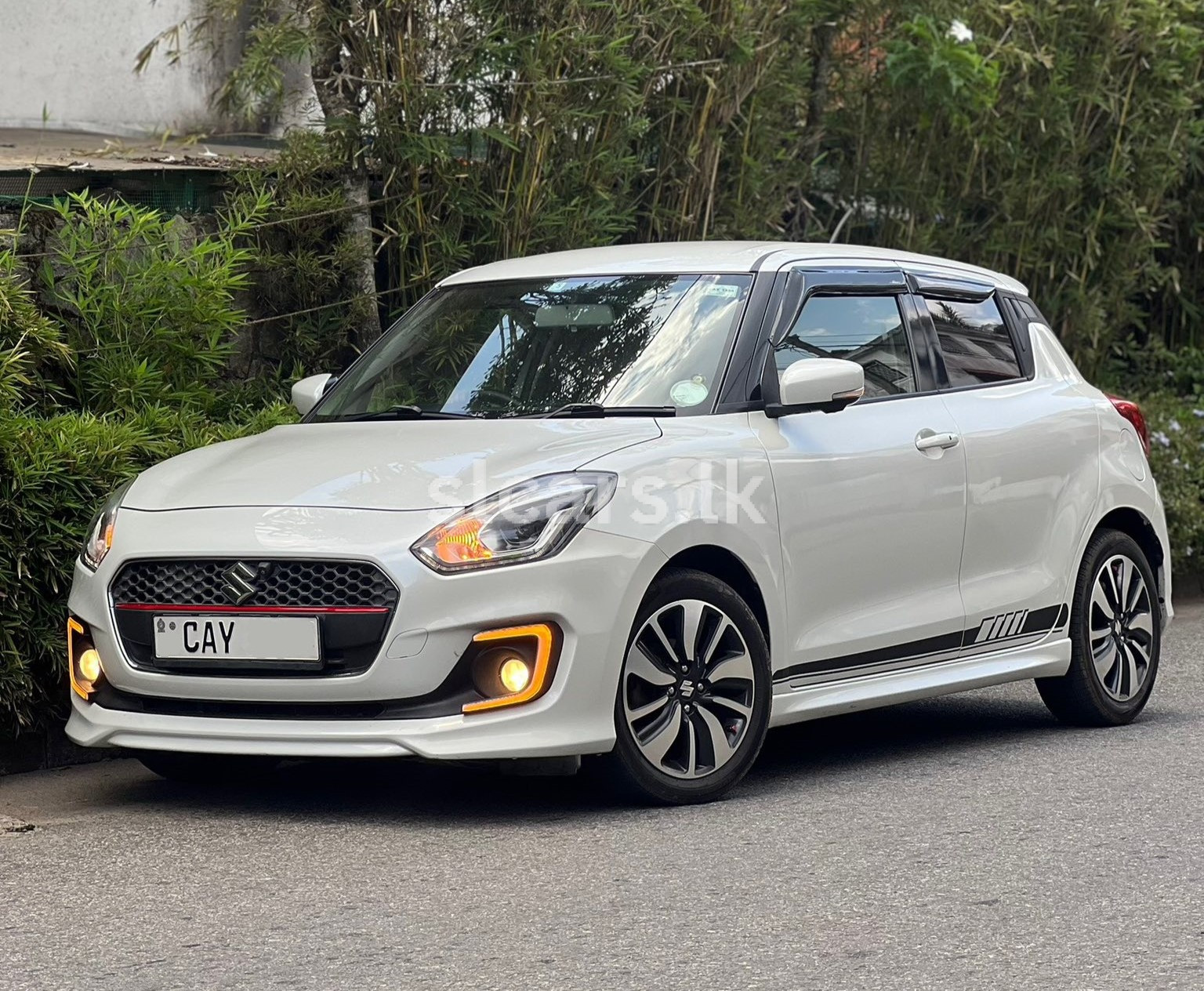 Vehicle Image 4