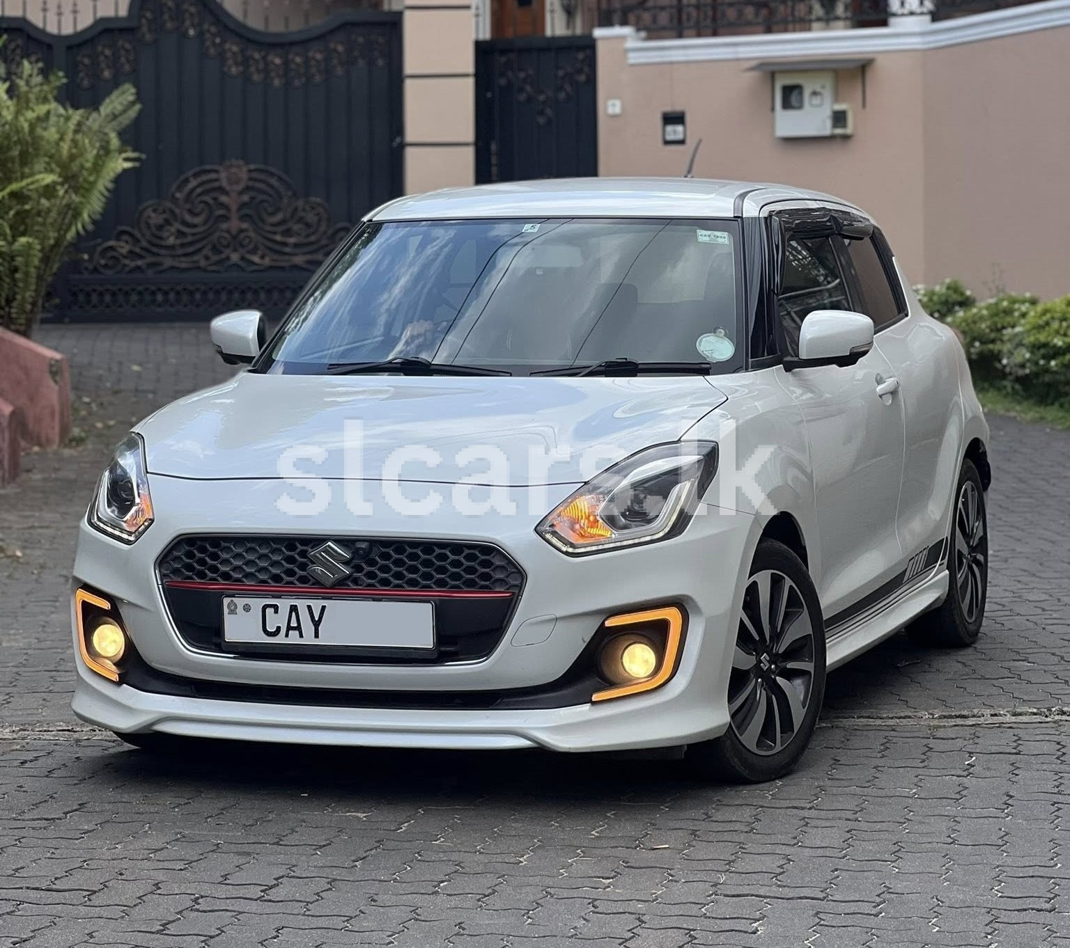 Vehicle Image 6