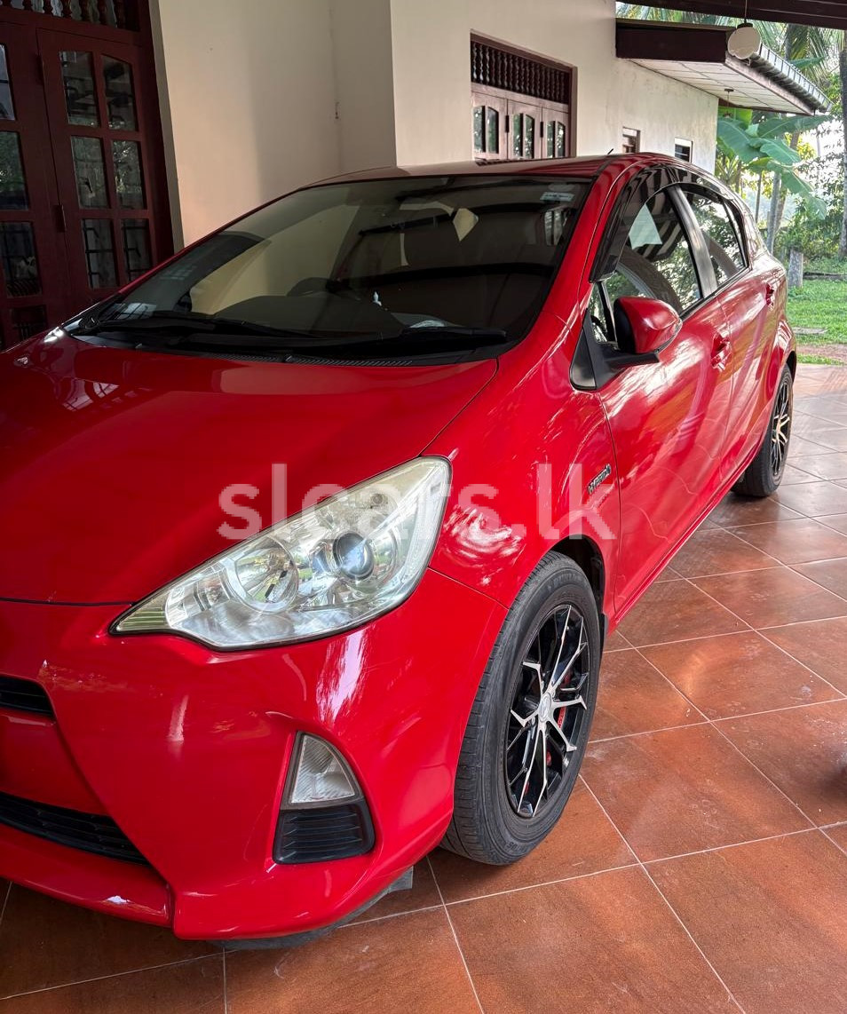 Vehicle Image 6