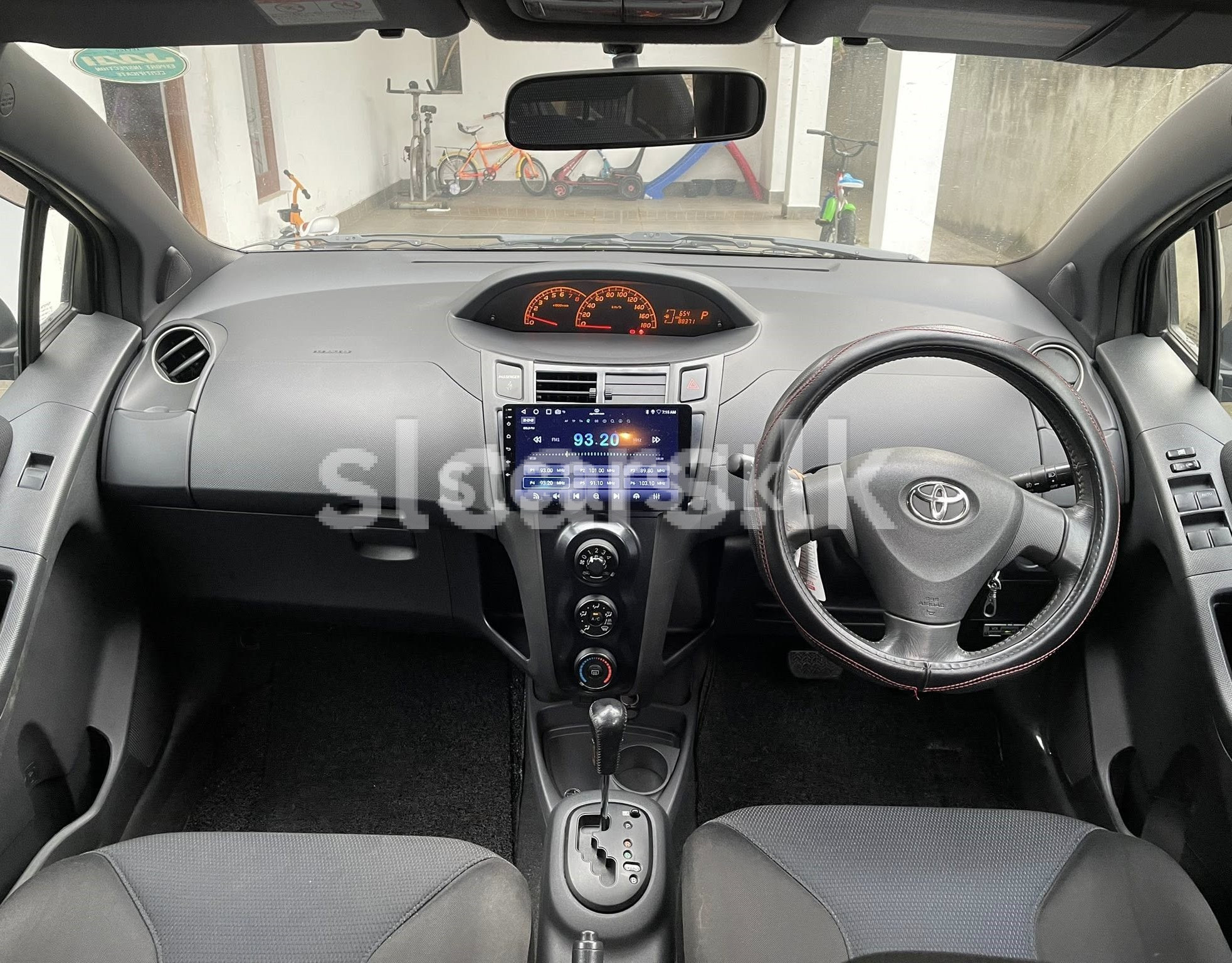 Vehicle Image 4