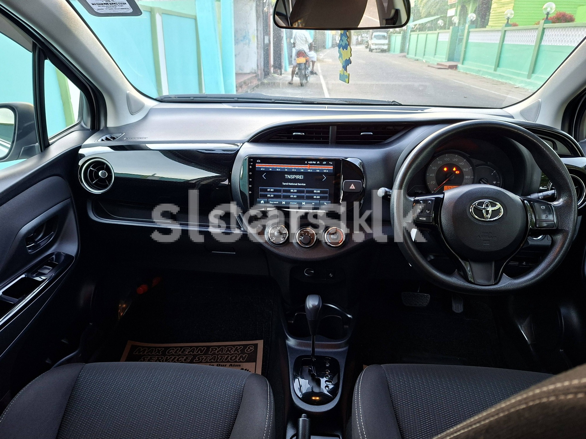 Vehicle Image 6