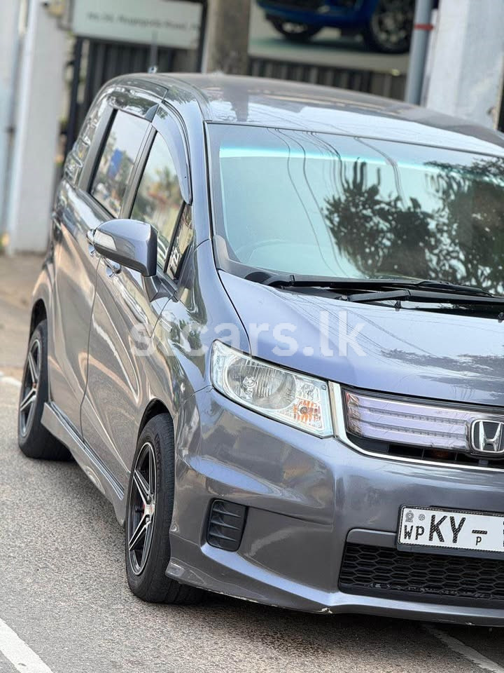 Vehicle Image 4