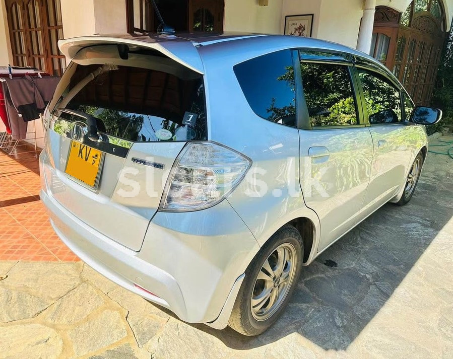 Vehicle Image 5