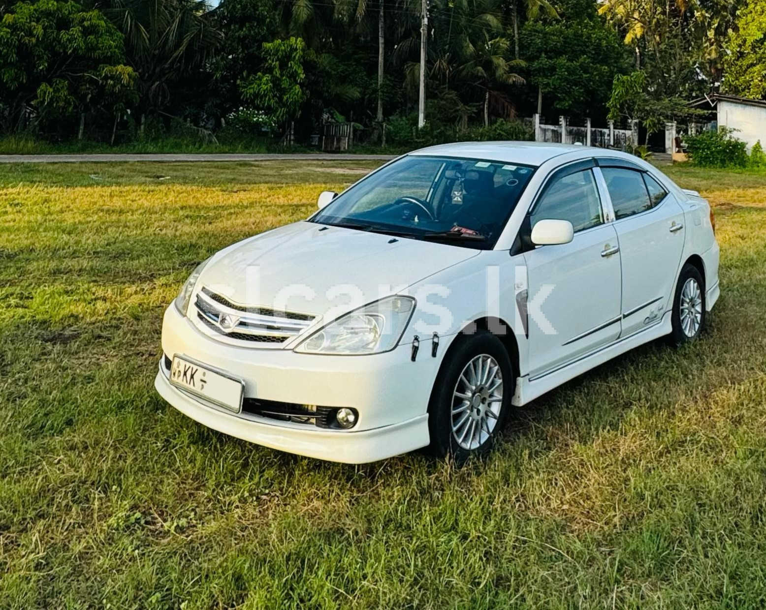 Vehicle Image 4