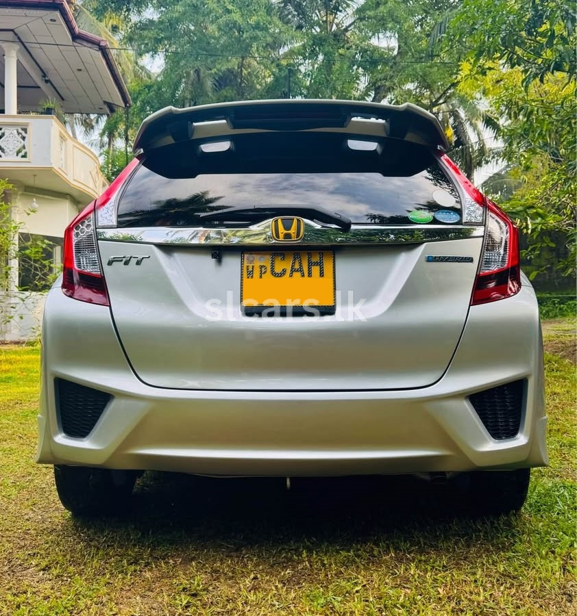 Vehicle Image 4