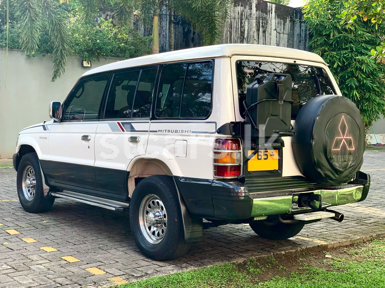 Vehicle Image 4