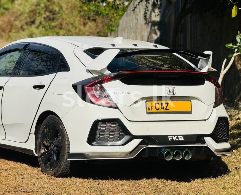 Vehicle Image 4
