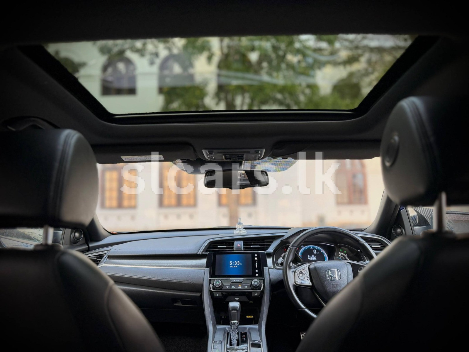Vehicle Image 6