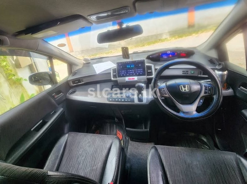 Vehicle Image 6