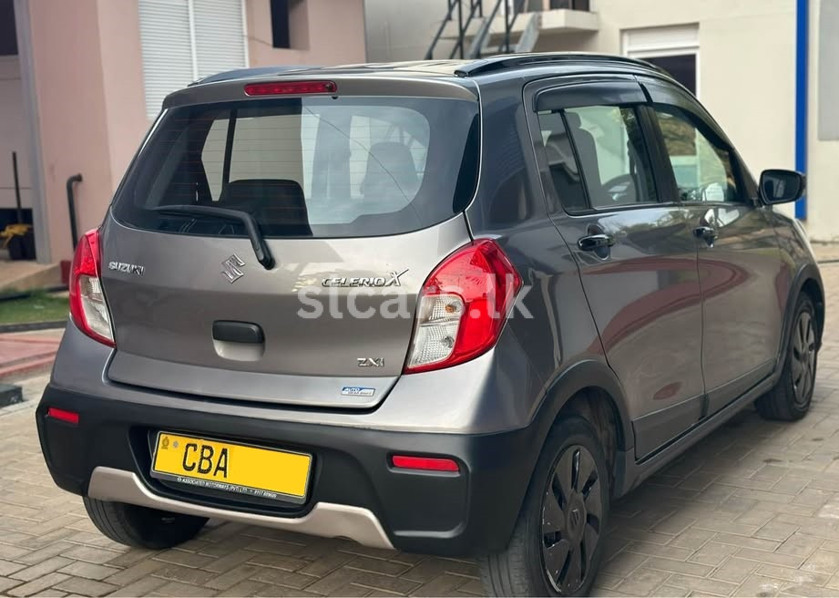 Vehicle Image 4