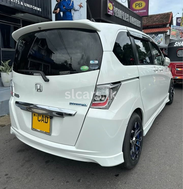 Vehicle Image 3
