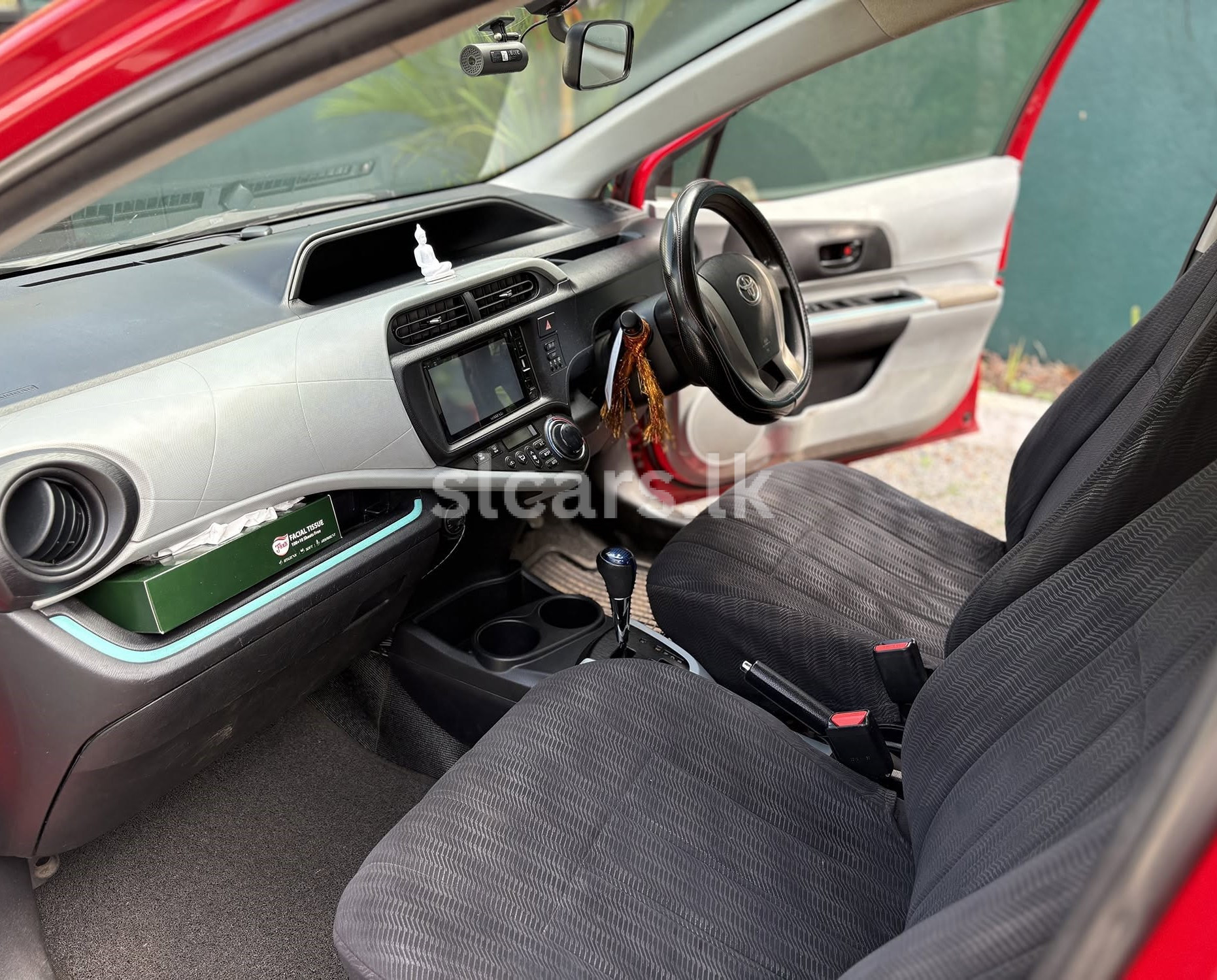 Vehicle Image 6