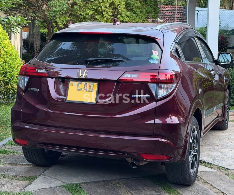 Vehicle Image 4
