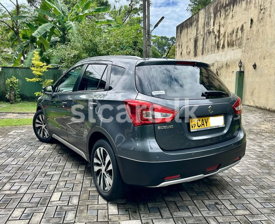 Vehicle Image 4