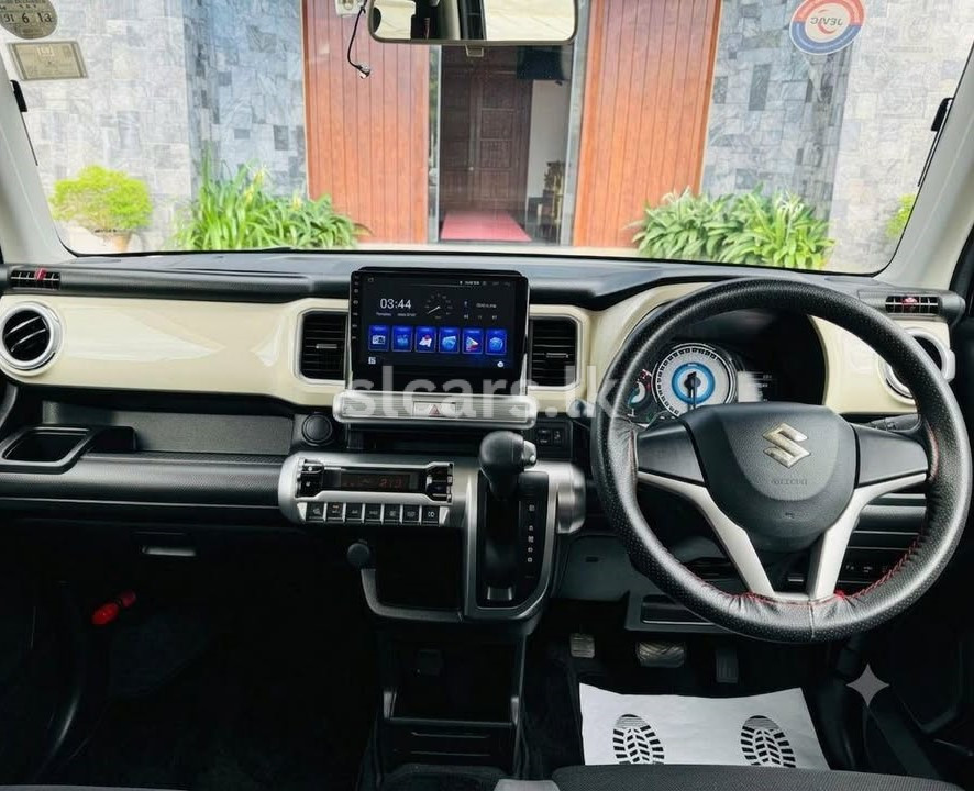 Vehicle Image 6