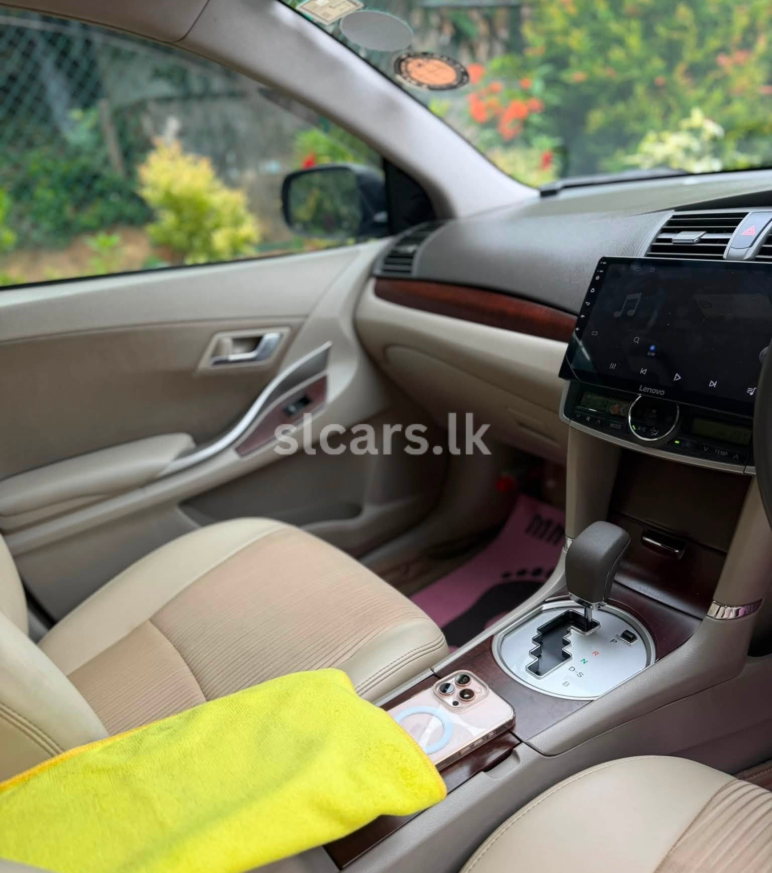 Vehicle Image 6